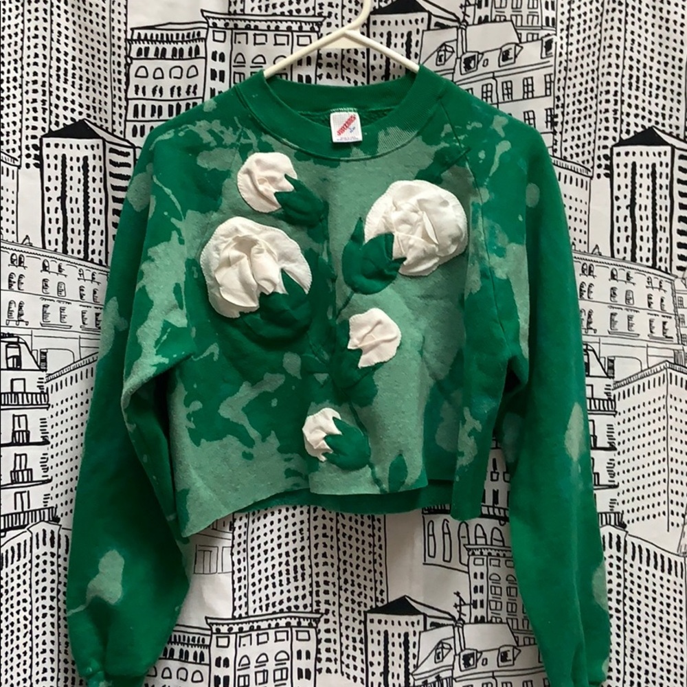 Acid wash flower sweatshirt